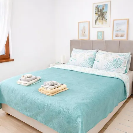 Apartman Four Seasons - Two Bedrooms - Free Parking - Complex Carpe Diem *