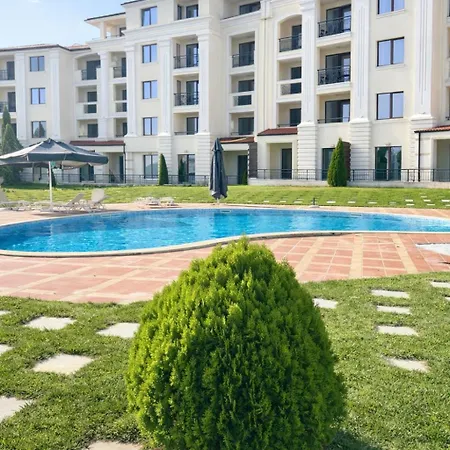 Two Bedrooms Four Seasons - Free Parking - Complex Carpe Diem Apartament