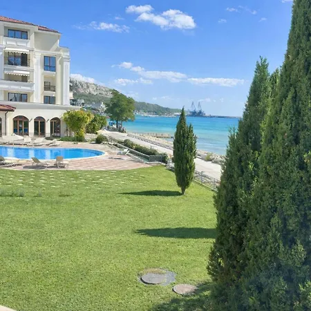 Two Bedrooms Four Seasons - Free Parking - Complex Carpe Diem *